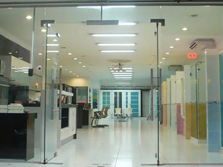 Full Glass / Toughened Shopfronts - Image 14