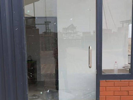 Full Glass / Toughened Shopfronts - Image 15